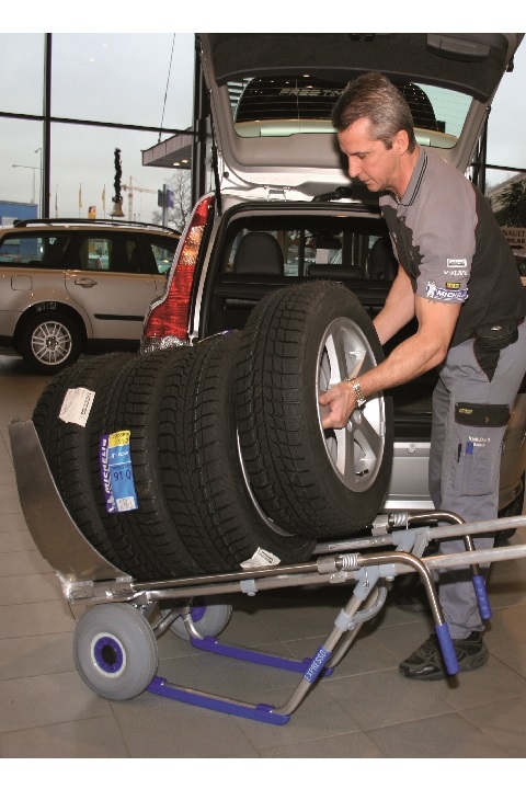 Carretilla Manual EXPRESSO Para Neumáticos mover eficientemente ruedas pesadas hasta ocho a la vez